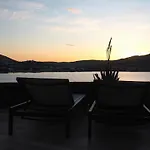 Ochre Dream, Front & Sunset 펜션 나오우사