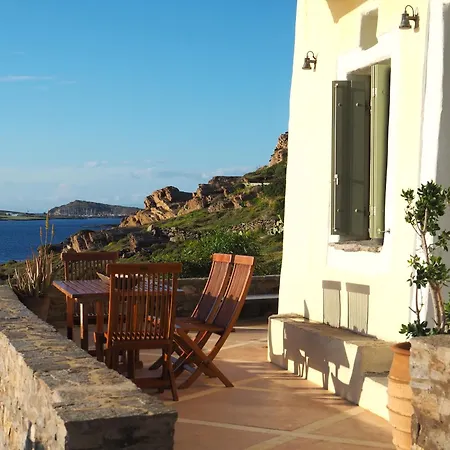 Ochre Dream, Front & Sunset 펜션