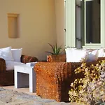 Ochre Dream, Front & Sunset Nyaraló *
