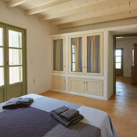 Ochre Dream, Front & Sunset * Naousa (Paros)