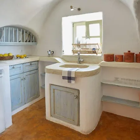 Holiday home Ochre Dream, Front & Sunset