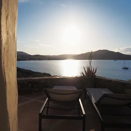 Ochre Dream, Front & Sunset Holiday home *