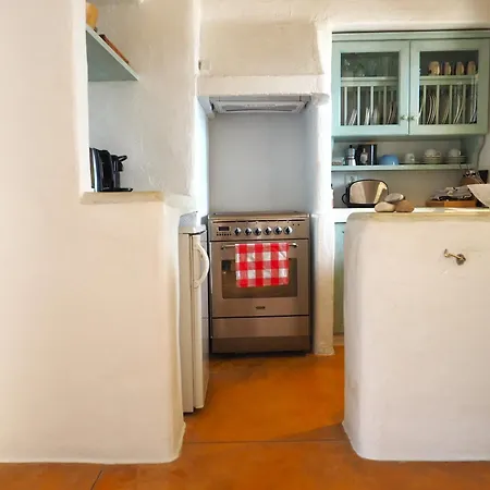 Holiday home Ochre Dream, Front & Sunset Naousa (Paros)