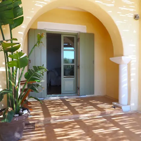 Ochre Dream, Front & Sunset Holiday home *