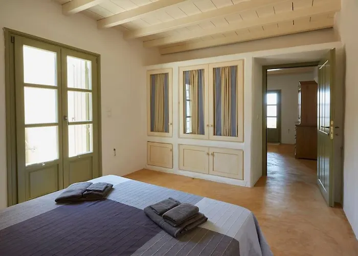 Ochre Dream, Front & Sunset * 纳乌萨